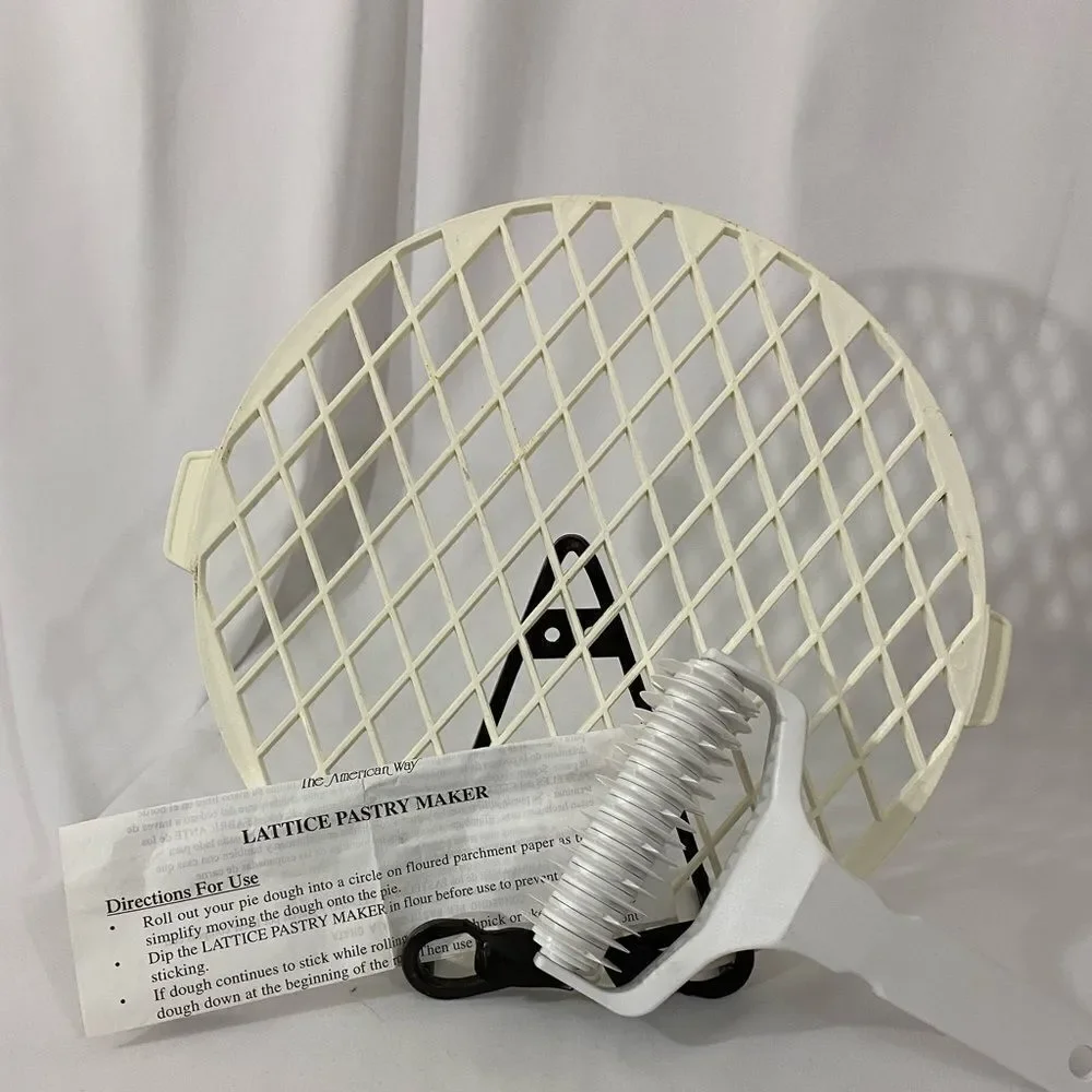 NWOT Lattice Pie Crust Cutters